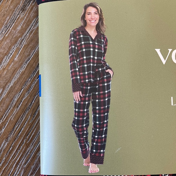 Vera Bradley Pajama Set Button Down Shirt/Pants Cotton Red Plaid NWT - Picture 3 of 5